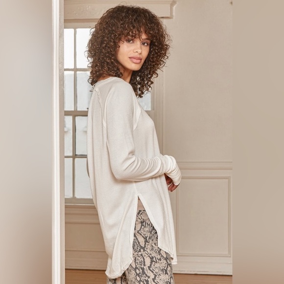 FREE PEOPLE Snowy White Thermal Waffle-knit Oversized Long Sleeve Top - Picture 3 of 12
